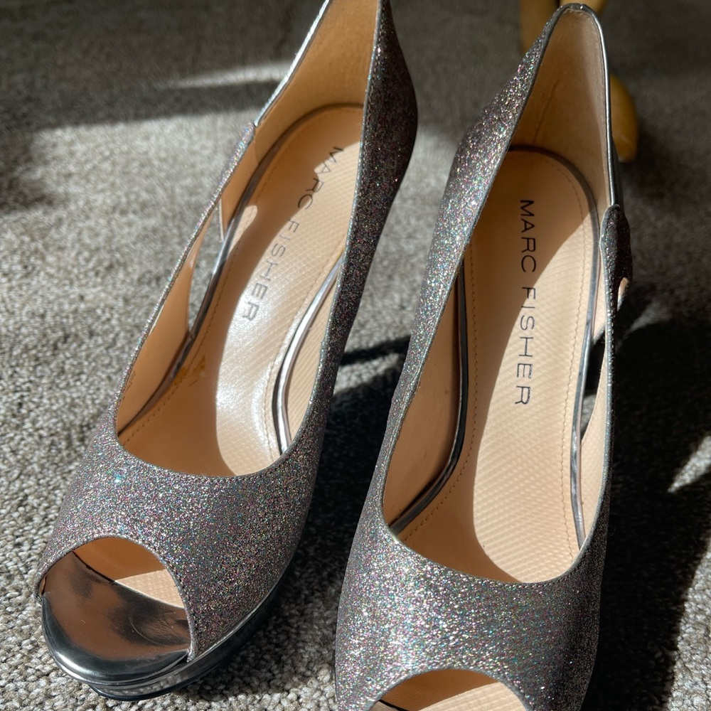 Marc Fisher glitter heels size 8 1/2